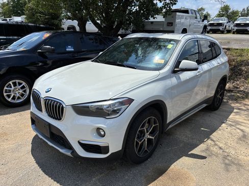 Used 2019 BMW X1 xDrive28i w/ Convenience Package AWD/4WD image 3