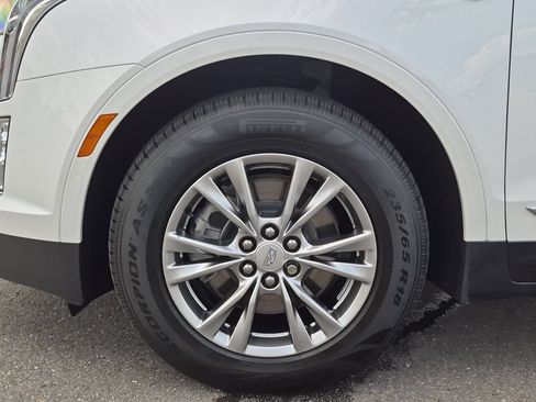Certified 2023 Cadillac XT5 Premium Luxury w/ LPO, Floor Liner Package AWD/4WD image 31