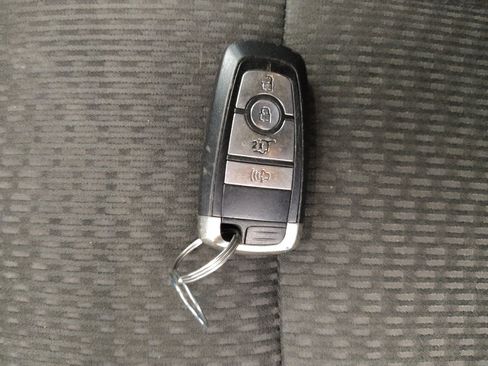 Used 2020 Ford Expedition XLT image 32