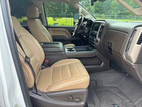Used 2019 GMC Sierra 2500 Denali w/ Duramax Plus Package AWD/4WD image 20
