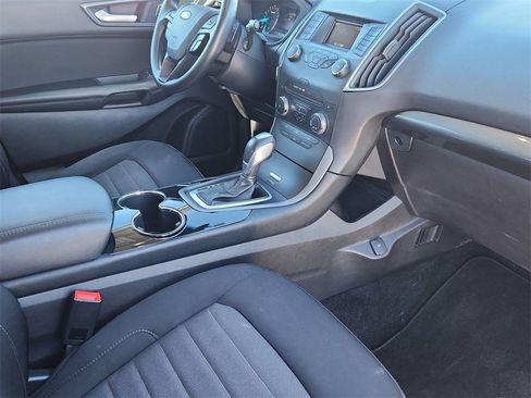 Used 2017 Ford Edge SE image 27