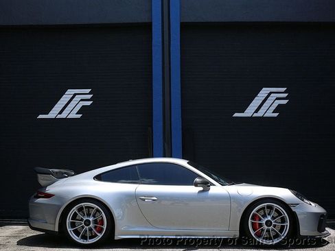 Used 2018 Porsche 911 GT3 w/ Sport Chrono Package RWD image 1