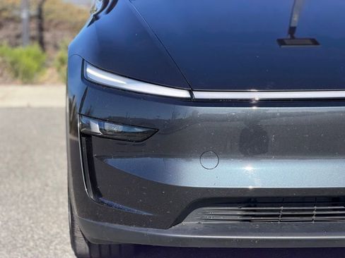 Used 2026 Tesla Model Y Long Range image 7