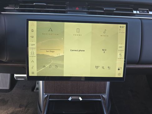 New 2026 Land Rover Range Rover SE image 21