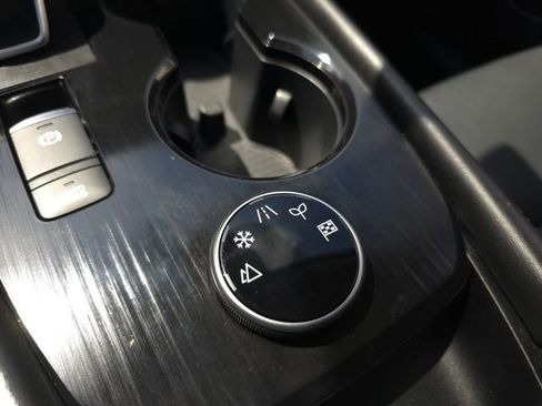 Used 2022 Nissan Rogue SL image 15