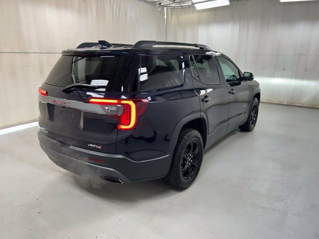 Used 2022 GMC Acadia AT4 w/ Technology Package AWD/4WD image 4