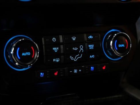 Used 2020 Ford F250 Lariat w/ Chrome Package image 24