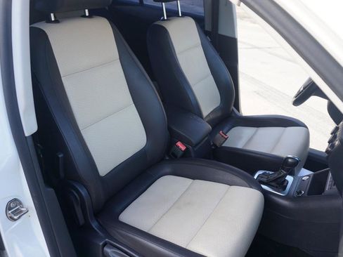 Used 2016 Volkswagen Tiguan S FWD image 18