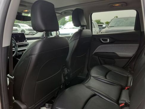 Used 2022 Jeep Compass Latitude w/ Sun and Sound Group AWD/4WD image 31