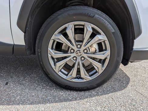 Used 2023 Toyota RAV4 XLE Premium image 11