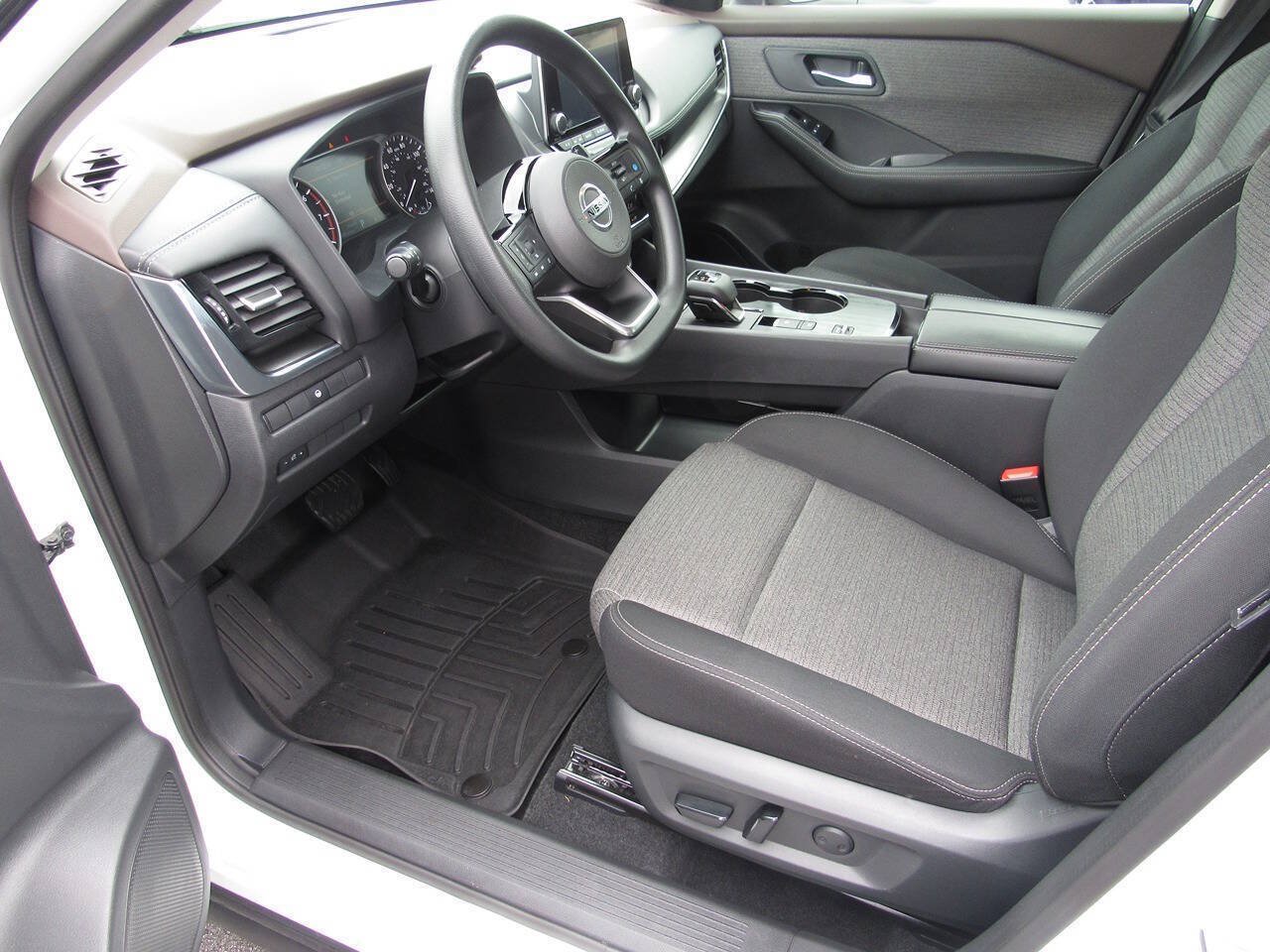 Used 2021 Nissan Rogue SV FWD image 19