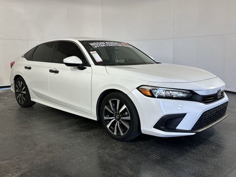 Used 2022 Honda Civic EX image 2