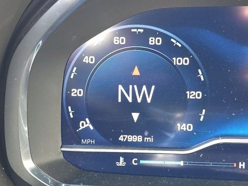 Used 2023 Chevrolet Suburban RST w/ Luxury Package image 17