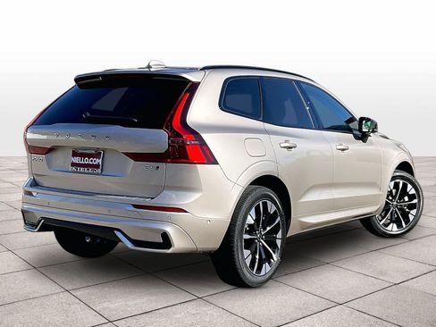 New 2027 Volvo XC60 B5 Plus AWD/4WD image 4