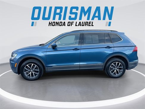 Used 2020 Volkswagen Tiguan SE w/ Panoramic Sunroof Package image 5