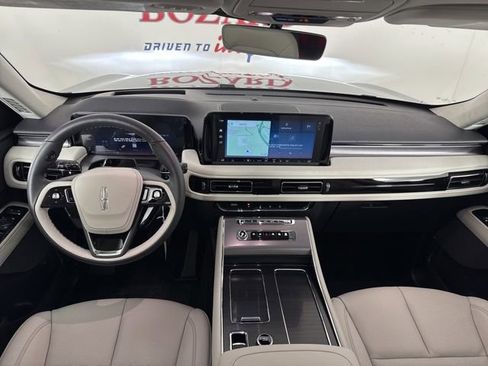New 2026 Lincoln Aviator 2WD image 9