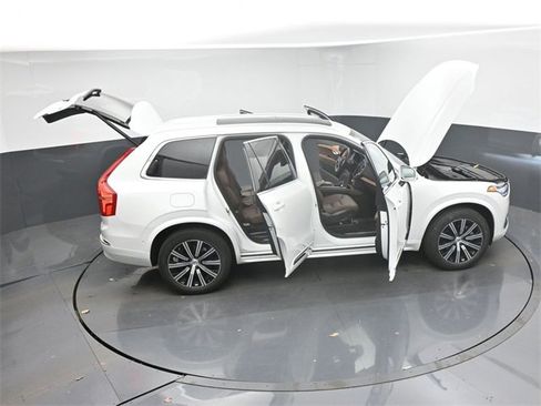 Used 2023 Volvo XC90 B5 Plus image 49