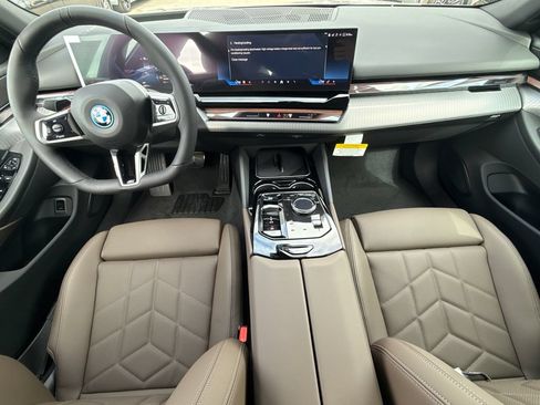 New 2027 BMW i5 eDrive40 w/ M Sport Package RWD image 19