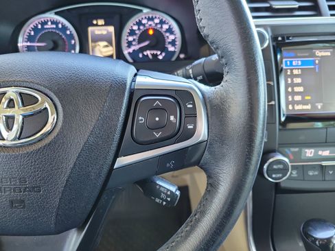 Used 2017 Toyota Camry XLE image 18