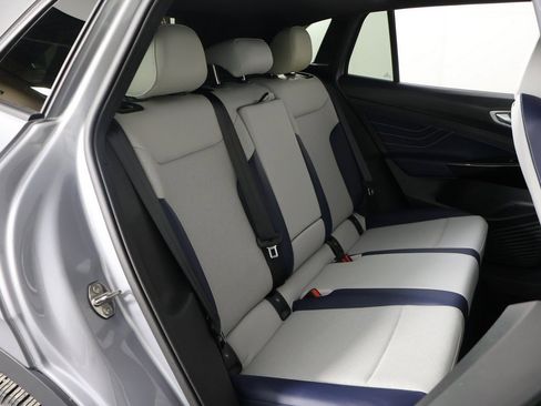 Used 2024 Volkswagen ID.4 Pro S image 35