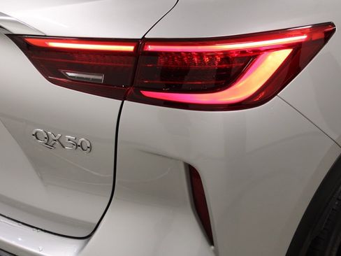 Used 2019 INFINITI QX50 Essential w/ Sensory Package image 15