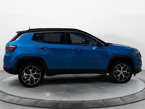 Used 2024 Jeep Compass Limited AWD/4WD image 2