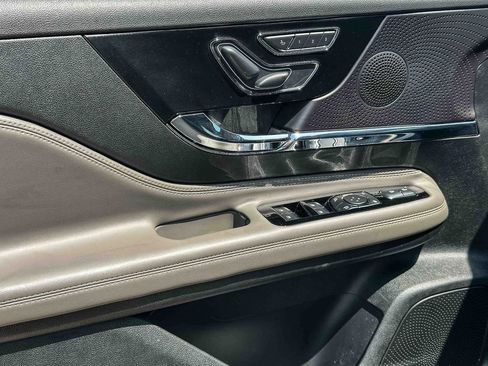Used 2025 Lincoln Corsair Reserve FWD image 16