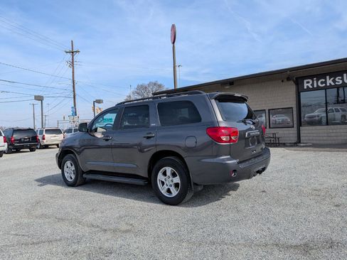 Used 2015 Toyota Sequoia SR5 w/ Premium Package image 9