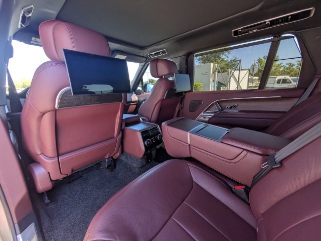 Used 2025 Land Rover Range Rover Long Wheelbase Autobiography AWD/4WD image 15