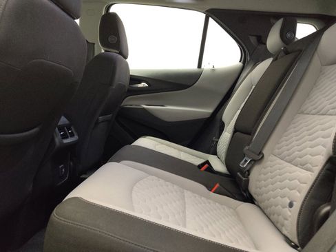 Used 2019 Chevrolet Equinox LS FWD image 18
