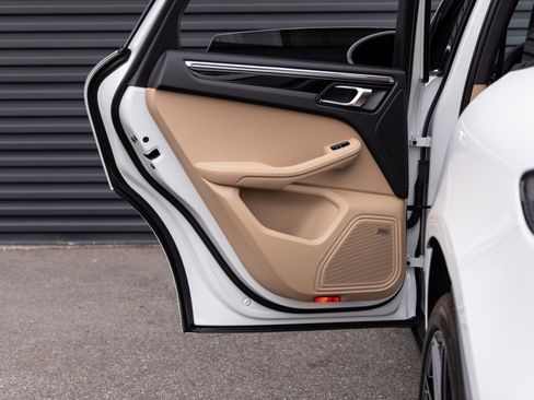 Certified 2026 Porsche Macan S image 25