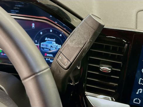 Used 2024 GMC Sierra 1500 Elevation image 25