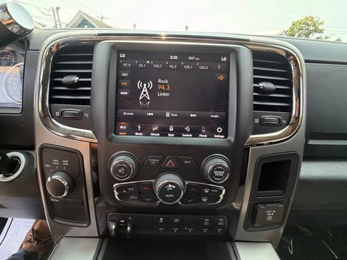 Used 2018 RAM 2500 Big Horn w/ Sport Appearance Group AWD/4WD image 15