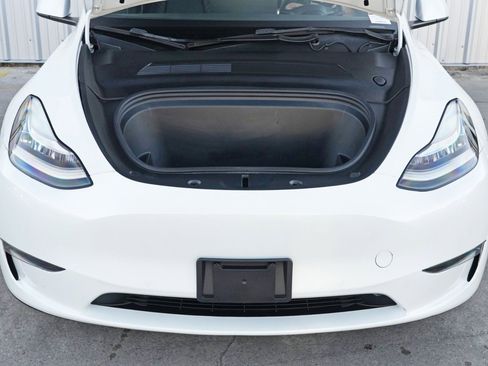 Used 2021 Tesla Model Y Long Range image 8