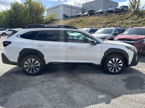 New 2025 Subaru Outback Limited image 2