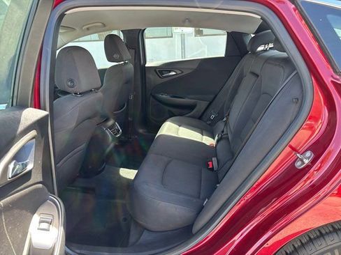 Used 2017 Chevrolet Malibu LT image 18