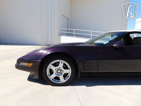 Used 1993 Chevrolet Corvette Convertible RWD image 10