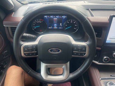 Used 2024 Ford Expedition Max Limited AWD/4WD image 16