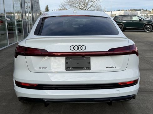 Used 2022 Audi e-tron Premium w/ Convenience Plus Package image 6