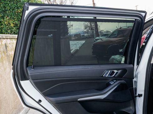 Used 2022 BMW X7 xDrive40i w/ Executive Package image 17