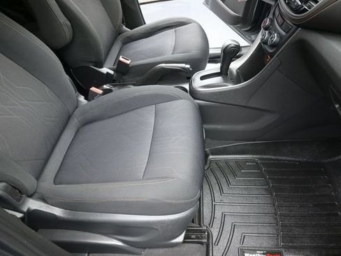 Used 2017 Chevrolet Trax LT FWD image 27