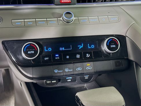 Used 2024 Hyundai Elantra SEL image 24