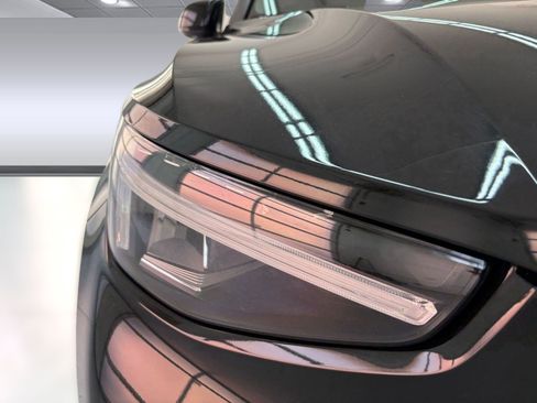 Used 2025 Volvo XC40 B5 Plus image 10