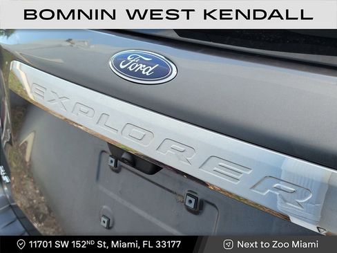 Used 2023 Ford Explorer XLT image 6
