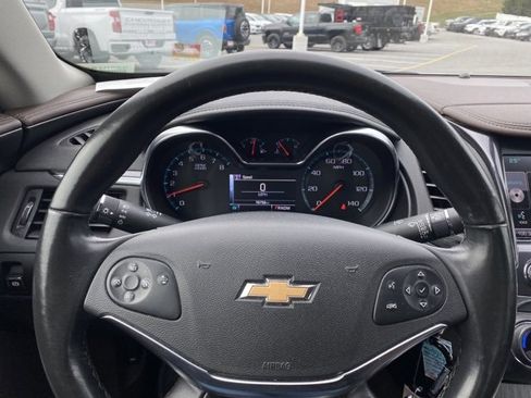 Used 2015 Chevrolet Impala LT w/ Convenience Package image 15