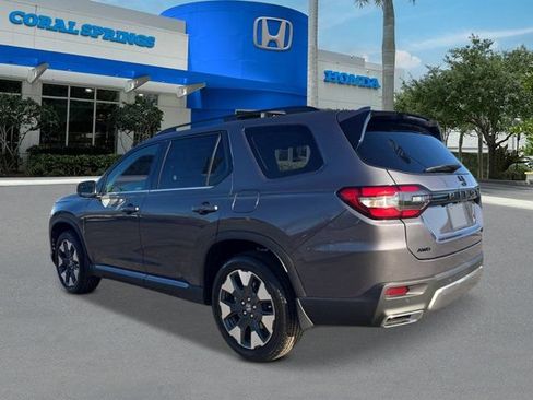 New 2026 Honda Pilot Touring image 3