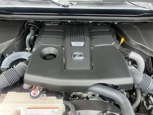 Used 2025 Lexus GX 550 w/ Accessory Package (Z1) AWD/4WD image 19