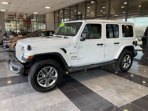 Used 2020 Jeep Wrangler Unlimited Sahara image 3