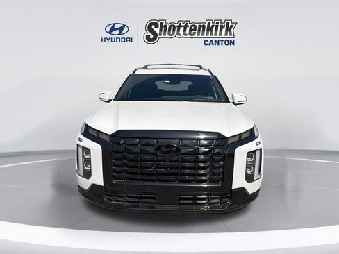 Used 2024 Hyundai Palisade Calligraphy image 2