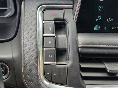 Used 2023 Chevrolet Suburban Premier AWD/4WD image 19